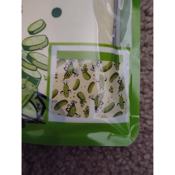 Fun & Comfy Pickle-Themed Men's Boxer Briefs - Picture 2 of 3